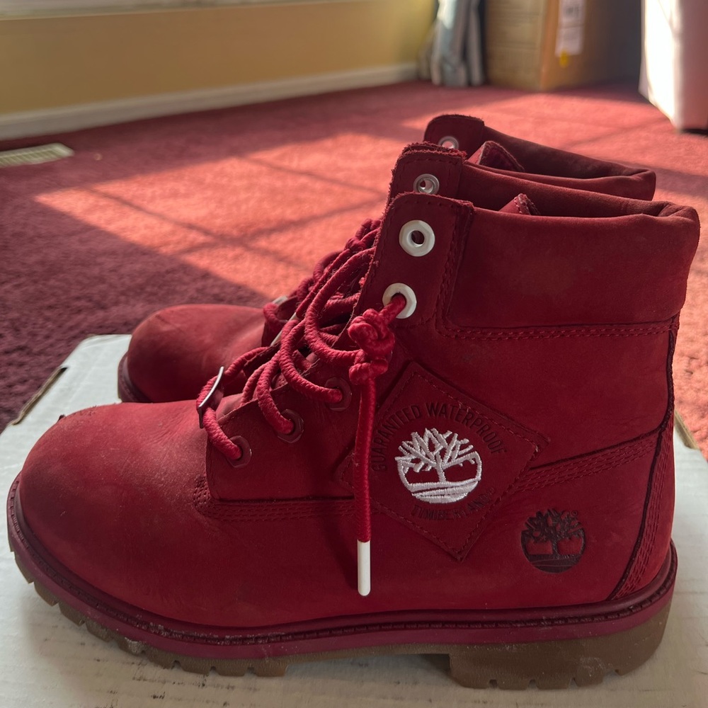 Red Timberlands Men’s size 6